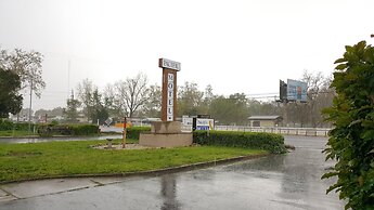 Pacific Motel
