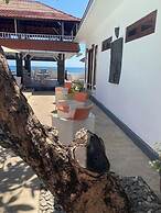 Villa Agung Beach Inn