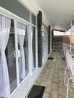 Villa Agung Beach Inn