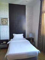 GinaSuite Kompleks27 Hotel