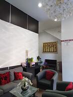 GinaSuite Kompleks27 Hotel