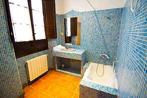 Arteaga Hostal & Baños Árabes Elvira