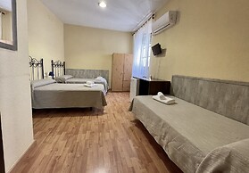 Arteaga Hostal & Baños Árabes Elvira