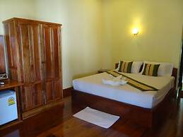 Villa Somphong