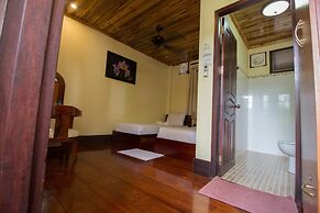 Villa Somphong