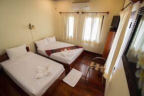 Villa Somphong