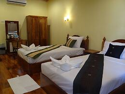 Villa Somphong
