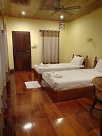Villa Somphong