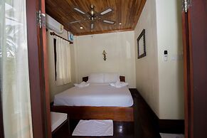 Villa Somphong