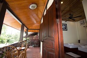 Villa Somphong