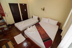 Villa Somphong