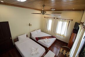 Villa Somphong