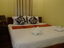 Villa Somphong
