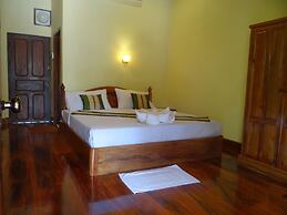 Villa Somphong