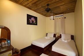 Villa Somphong