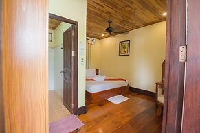 Villa Somphong