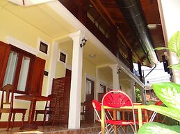 Villa Somphong