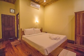 Villa Somphong