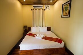 Villa Somphong