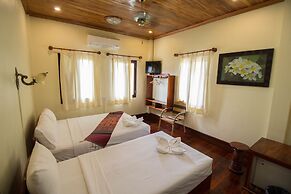 Villa Somphong