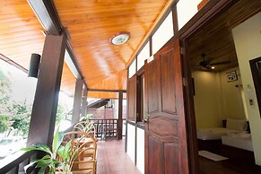 Villa Somphong