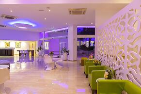 Limanaki Beach Hotel
