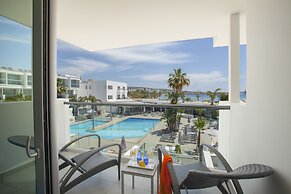 Limanaki Beach Hotel