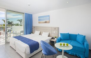 Limanaki Beach Hotel