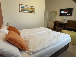 Betty's House