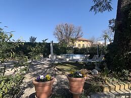 Betty's House