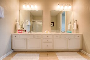 Vista Cay Resort by Casiola Vacation Homes