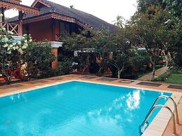 Vansana NamNgum Hotel