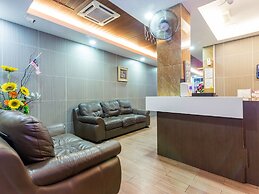 OYO 431 Hotel De Grand Orchard