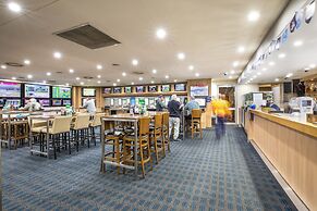 Nightcap at Colyton Hotel