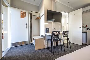 Nightcap at Colyton Hotel