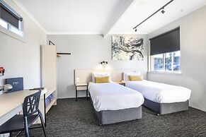 Nightcap at Colyton Hotel