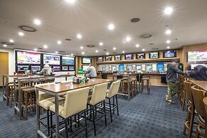 Nightcap at Colyton Hotel