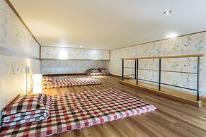 Olleh Windmill Pension & Guesthouse - Hostel