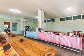 Olleh Windmill Pension & Guesthouse - Hostel