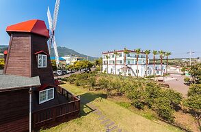 Olleh Windmill Pension & Guesthouse - Hostel