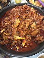 Olleh Windmill Pension & Guesthouse - Hostel