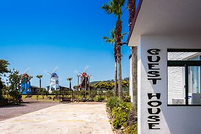 Olleh Windmill Pension & Guesthouse - Hostel