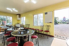 Olleh Windmill Pension & Guesthouse - Hostel