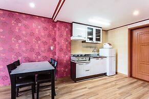 Olleh Windmill Pension & Guesthouse - Hostel