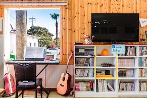 Olleh Windmill Pension & Guesthouse - Hostel