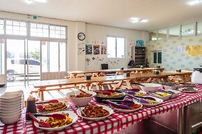 Olleh Windmill Pension & Guesthouse - Hostel