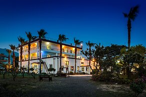 Olleh Windmill Pension & Guesthouse - Hostel