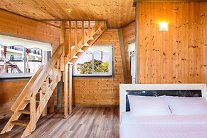 Olleh Windmill Pension & Guesthouse - Hostel