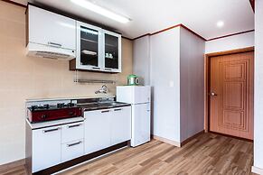 Olleh Windmill Pension & Guesthouse - Hostel