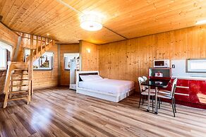 Olleh Windmill Pension & Guesthouse - Hostel